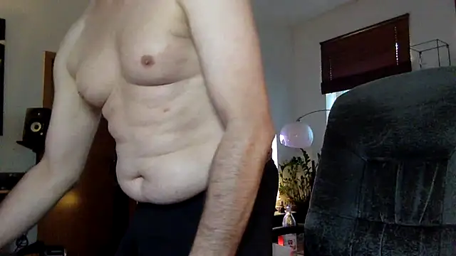 Snapshot of tomz0819 chatting on September 27, 2025, 12:33 pm tomz0819 online show from September 27, 2025, 12:33 pm