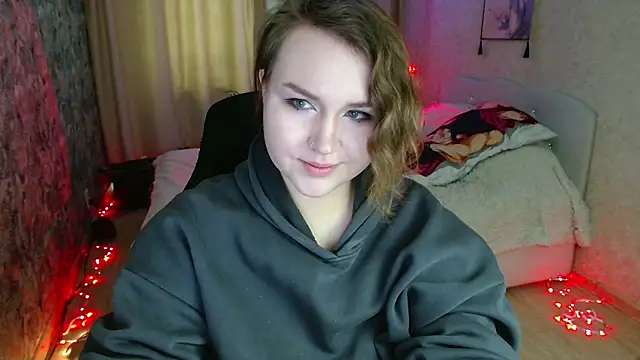 Jenny Fox online show from April 19, 2026, 4:24 am