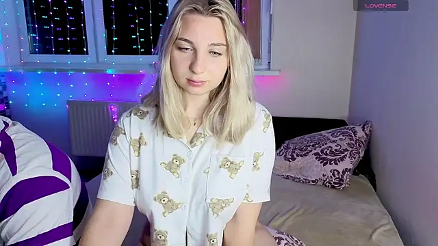 Snapshot of llolilove chatting on October 26, 2025, 4:40 pm llolilove online show from October 26, 2025, 4:40 pm