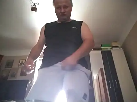 Snapshot of Grasul78 chatting on July 26, 2026, 10:11 am Grasul78 online show from July 26, 2026, 10:11 am