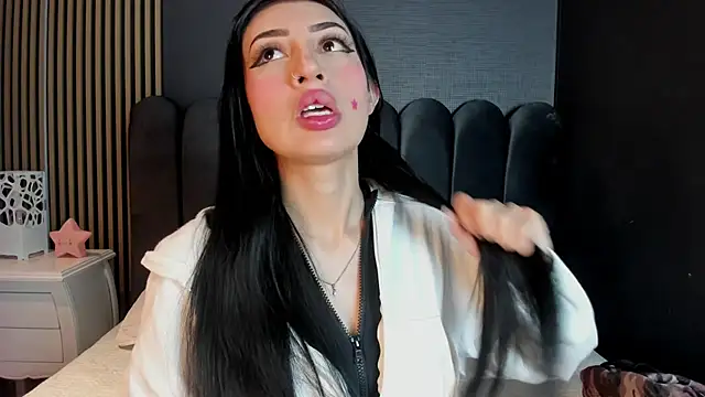 Nicolette ks  online show from April 10, 2026, 4:30 am