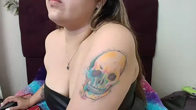 Snapshot of LinaBrowm chatting on September 9, 2025, 3:43 pm LinaBrowm online show from September 9, 2025, 3:43 pm