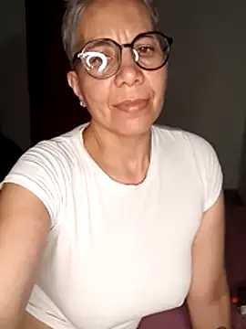 Snapshot of luz_bella chatting on December 28, 2024, 10:55 pm luz bella online show from December 28, 2024, 10:55 pm