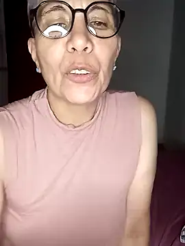 Snapshot of luz_bella chatting on December 27, 2024, 2:47 am luz bella online show from December 27, 2024, 2:47 am