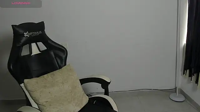 Snapshot of Iamdylan777 chatting on February 19, 2026, 1:19 pm Iamdylan777 online show from February 19, 2026, 1:19 pm