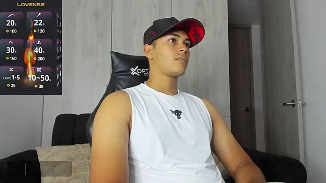 Snapshot of Iamdylan777 chatting on February 24, 2025, 10:47 pm Iamdylan777 online show from February 24, 2025, 10:47 pm