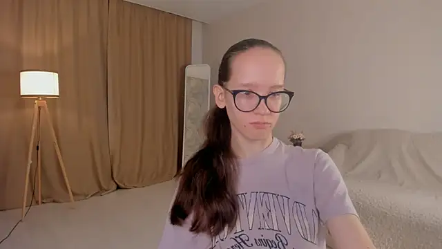 BettyBrowni online show from October 24, 2025, 4:28 pm