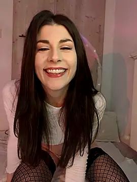 Aisha Moretti online show from October 27, 2025, 4:19 pm