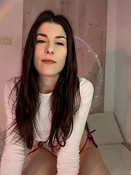 Aisha Moretti online show from October 15, 2025, 3:09 pm