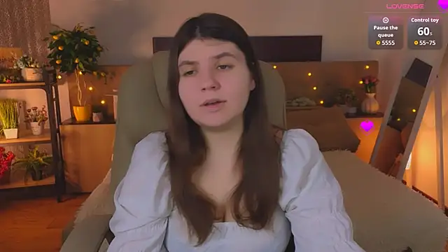 Snapshot of Viola__Shy chatting on April 20, 2026, 8:21 pm Viola Shy online show from April 20, 2026, 8:21 pm