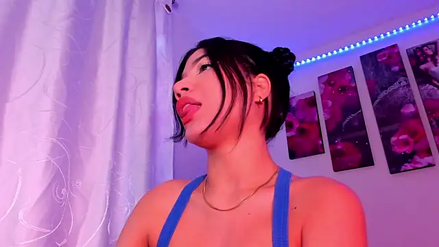 Snapshot of Alissarhys26 chatting on February 11, 2025, 9:25 pm Alissarhys26 online show from February 11, 2025, 9:25 pm