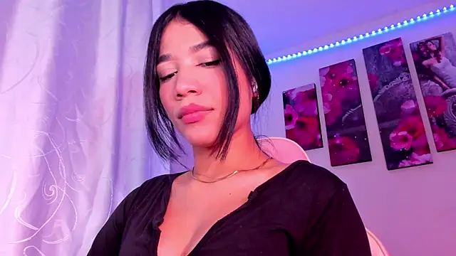 Snapshot of Alissarhys26 chatting on February 15, 2025, 9:28 pm Alissarhys26 online show from February 15, 2025, 9:28 pm