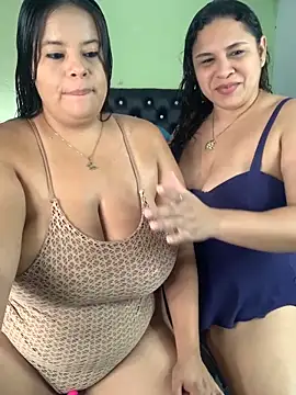 Snapshot of twocurvylatins chatting on November 21, 2025, 10:58 am twocurvylatins online show from November 21, 2025, 10:58 am