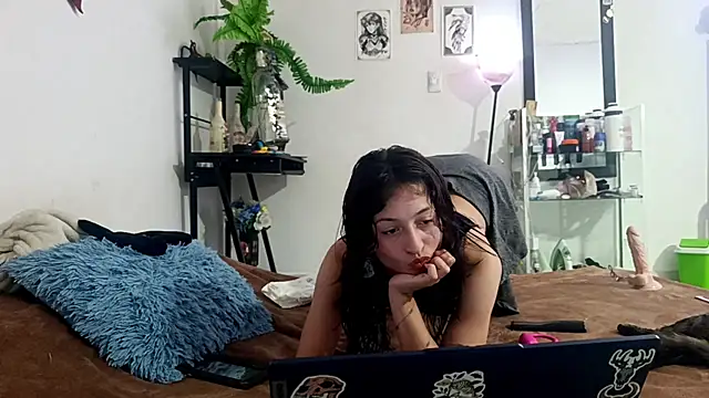 Snapshot of BrisaJones chatting on June 24, 2026, 7:22 pm BrisaJones online show from June 24, 2026, 7:22 pm