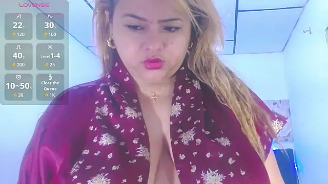 Snapshot of Charlotte_mh chatting on November 15, 2025, 6:39 am Charlotte mh online show from November 15, 2025, 6:39 am