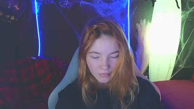 Snapshot of erikabrian chatting on November 2, 2025, 2:05 am erikabrian online show from November 2, 2025, 2:05 am