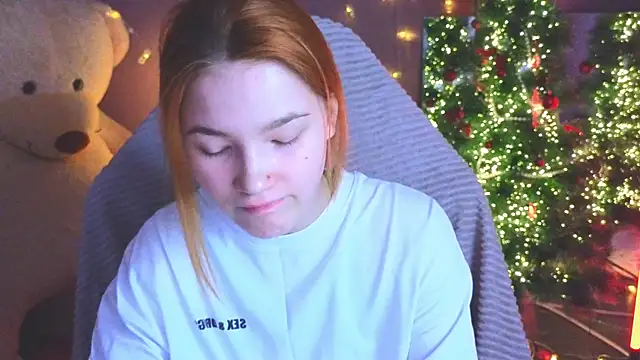 Snapshot of erikabrian chatting on December 18, 2025, 9:47 am erikabrian online show from December 18, 2025, 9:47 am