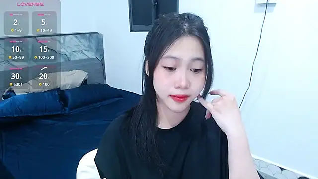 Lin SiYee online show from November 23, 2025, 9:03 pm