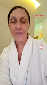Snapshot of JasmineNoir2 chatting on July 1, 2026, 4:18 pm JasmineNoir2 online show from July 1, 2026, 4:18 pm
