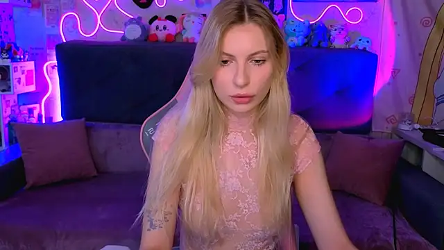 Maria Hunt online show from November 14, 2025, 5:33 am