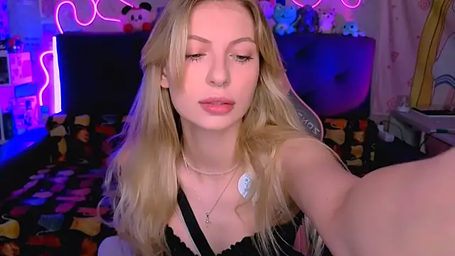 Maria Hunt online show from November 22, 2025, 3:49 am