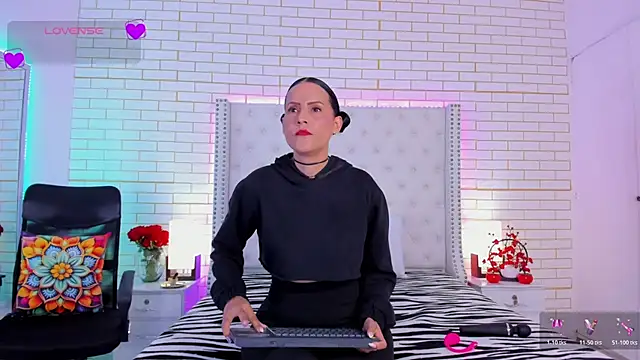 Coco Balenciaga  online show from May 10, 2026, 11:47 am