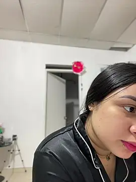 Snapshot of Pretty_Isadora chatting on March 20, 2025, 1:24 am Pretty Isadora online show from March 20, 2025, 1:24 am