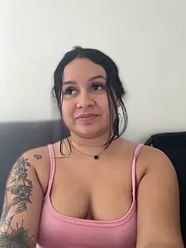 Snapshot of Pretty_Isadora chatting on February 19, 2026, 7:55 pm Pretty Isadora online show from February 19, 2026, 7:55 pm