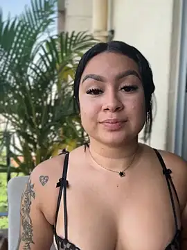 Snapshot of Pretty_Isadora chatting on February 4, 2026, 8:04 pm Pretty Isadora online show from February 4, 2026, 8:04 pm