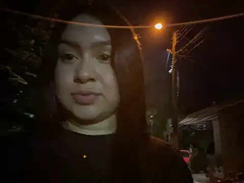 Snapshot of Pretty_Isadora chatting on February 18, 2025, 11:41 pm Pretty Isadora online show from February 18, 2025, 11:41 pm