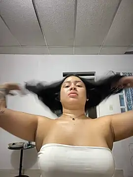 Snapshot of Pretty_Isadora chatting on February 20, 2025, 1:03 am Pretty Isadora online show from February 20, 2025, 1:03 am