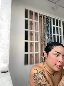 Snapshot of Pretty_Isadora chatting on March 1, 2025, 8:42 pm Pretty Isadora online show from March 1, 2025, 8:42 pm