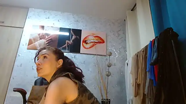 Samantabrown  online show from February 4, 2026, 11:16 am