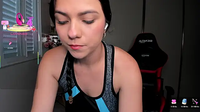 Snapshot of ivyy_scott chatting on October 20, 2025, 3:01 pm ivyy scott online show from October 20, 2025, 3:01 pm