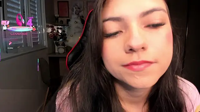 Snapshot of ivyy_scott chatting on November 16, 2025, 11:15 am ivyy scott online show from November 16, 2025, 11:15 am