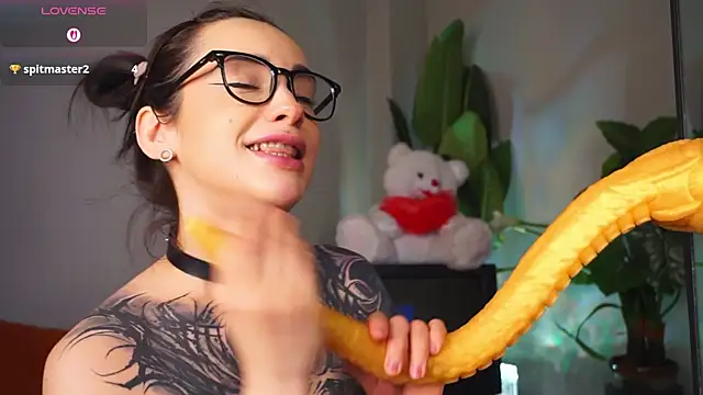 EvaCanton online show from February 1, 2026, 2:21 am