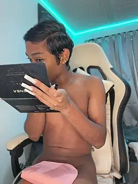Snapshot of alejo_cute chatting on June 11, 2026, 1:30 pm alejo cute online show from June 11, 2026, 1:30 pm