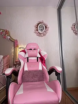 Snapshot of maddisonblush chatting on November 15, 2025, 1:26 pm maddisonblush online show from November 15, 2025, 1:26 pm