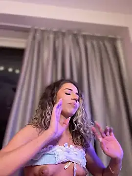 Snapshot of maddisonblush chatting on January 25, 2025, 9:46 pm maddisonblush online show from January 25, 2025, 9:46 pm