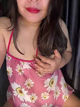Snapshot of --Lyly-- chatting on July 22, 2026, 9:50 pm --Lyly-- online show from July 22, 2026, 9:50 pm