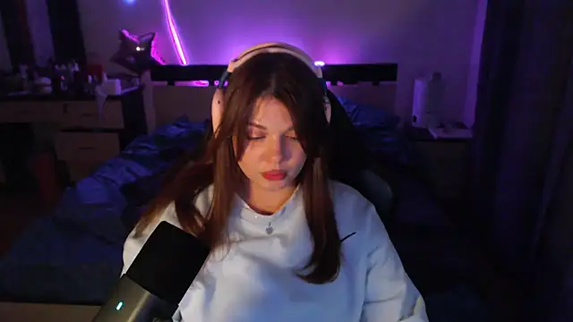 helengilmor online show from November 22, 2025, 4:28 pm