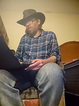 Snapshot of Geaux_Again chatting on January 10, 2025, 3:29 am Geaux Again online show from January 10, 2025, 3:29 am