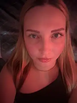 Snapshot of Aleksandrakis chatting on December 4, 2025, 8:30 pm Aleksandrakis online show from December 4, 2025, 8:30 pm