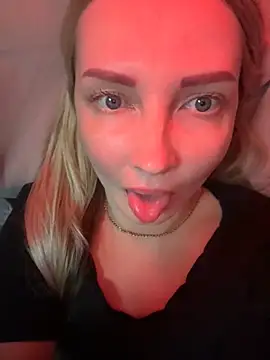 Snapshot of Aleksandrakis chatting on November 7, 2025, 3:16 pm Aleksandrakis online show from November 7, 2025, 3:16 pm