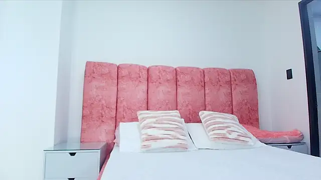 Snapshot of kendal_rossi chatting on November 14, 2025, 11:58 am kendal rossi online show from November 14, 2025, 11:58 am