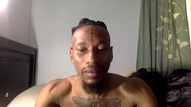 Snapshot of KingDerRico chatting on November 18, 2025, 2:20 pm KingDerRico online show from November 18, 2025, 2:20 pm