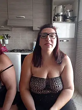 carolyne2023 online show from November 5, 2025, 8:28 am