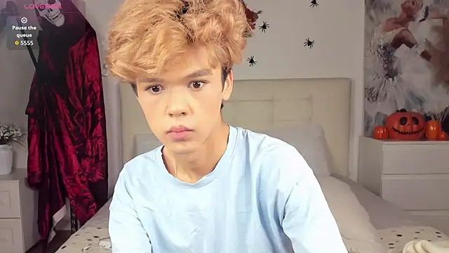 Felix Rey online show from October 22, 2025, 5:23 pm