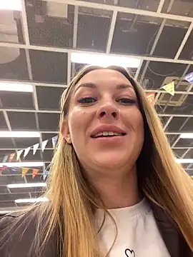 Sweet   Emily online show from November 21, 2025, 12:37 pm