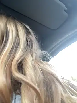 Snapshot of Sweet___Emily chatting on October 9, 2025, 1:44 pm Sweet Emily online show from October 9, 2025, 1:44 pm